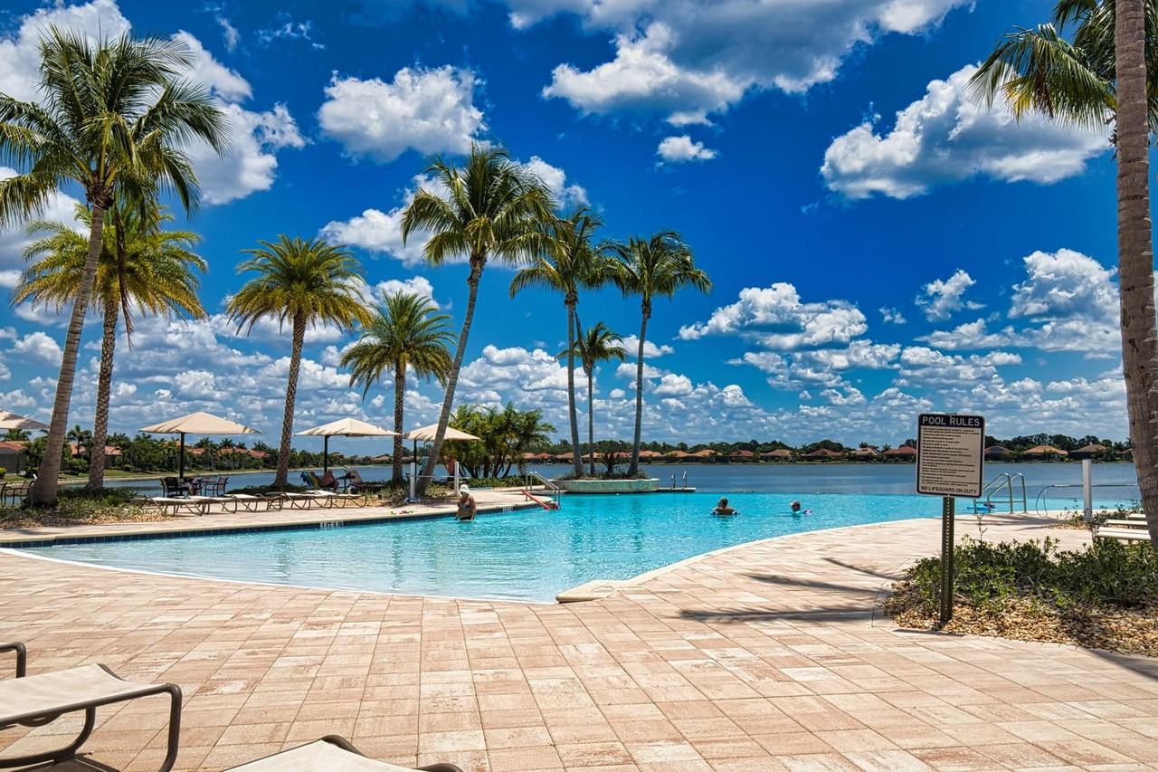 316 Palestro St - Photo 3 of 47