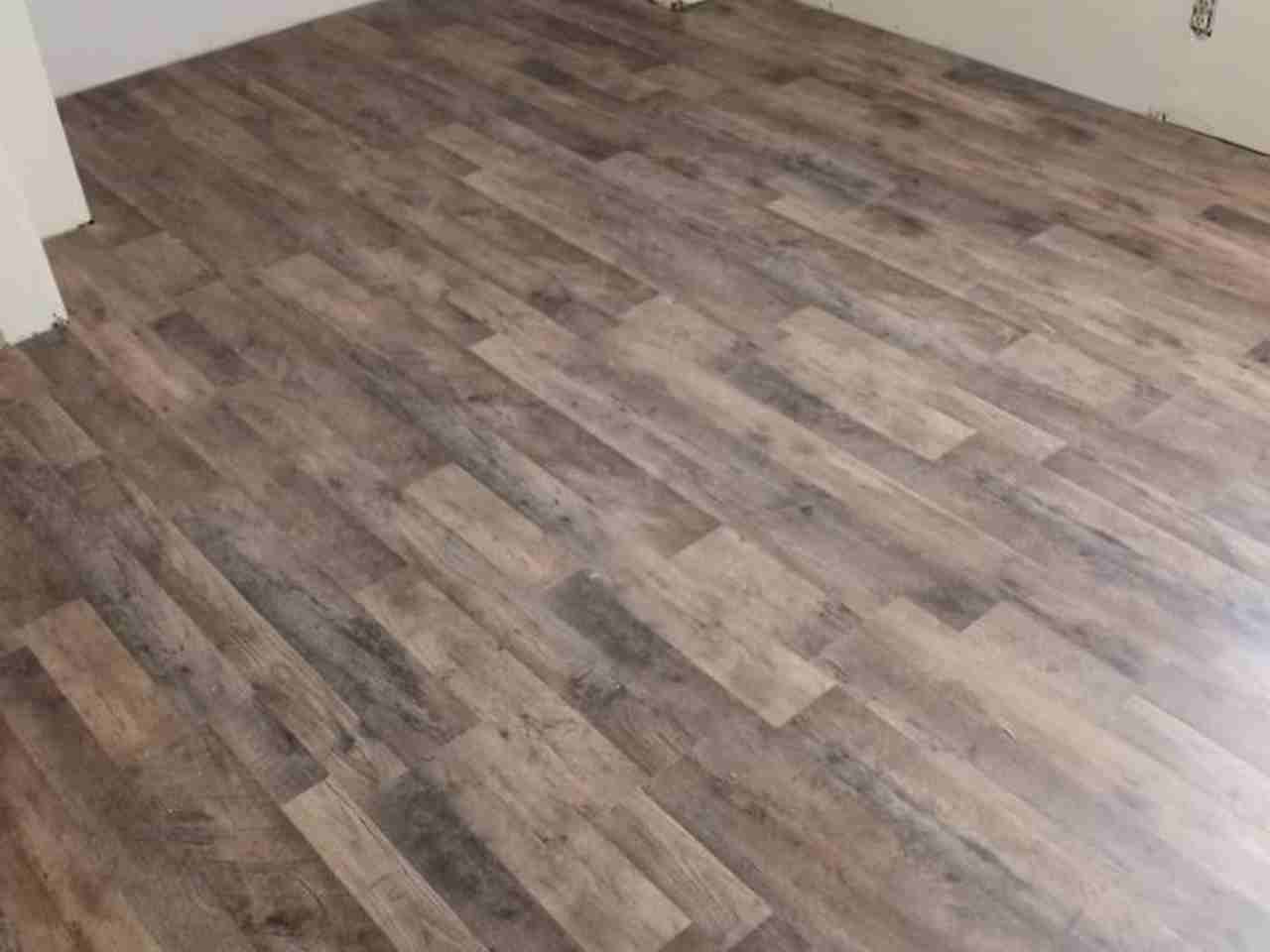 607 S Pierce St - Photo 2 of 6