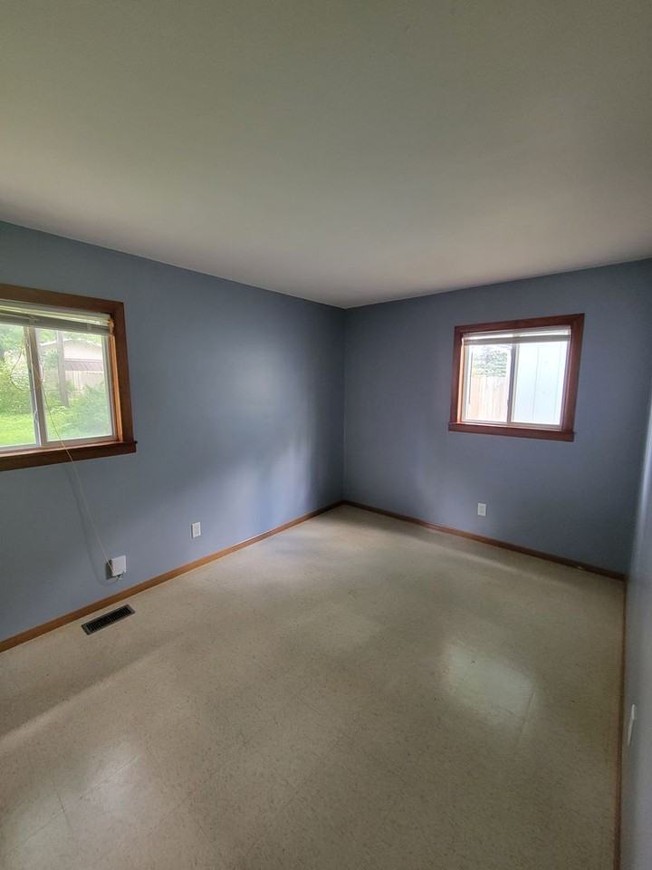 1223 Dogwood Ln - Photo 6 of 11