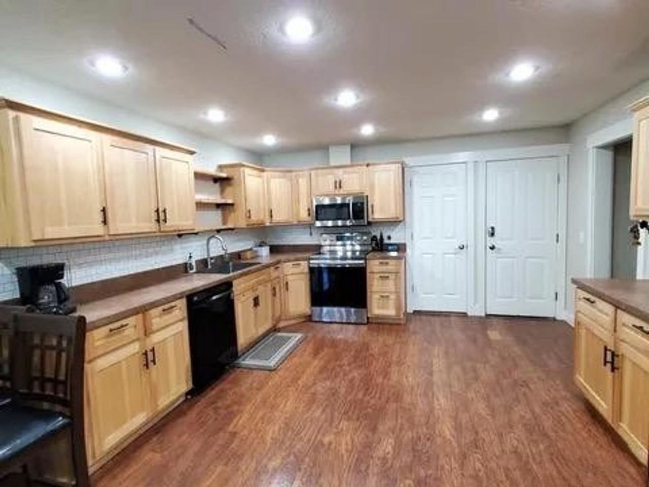 12850 Laqa Ave - Photo 2 of 17