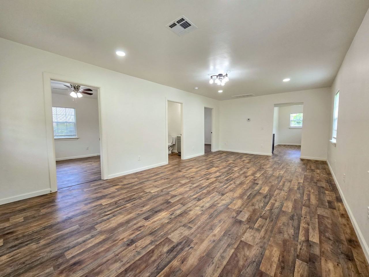 418 N Shawnee Ave - Photo 2 of 30