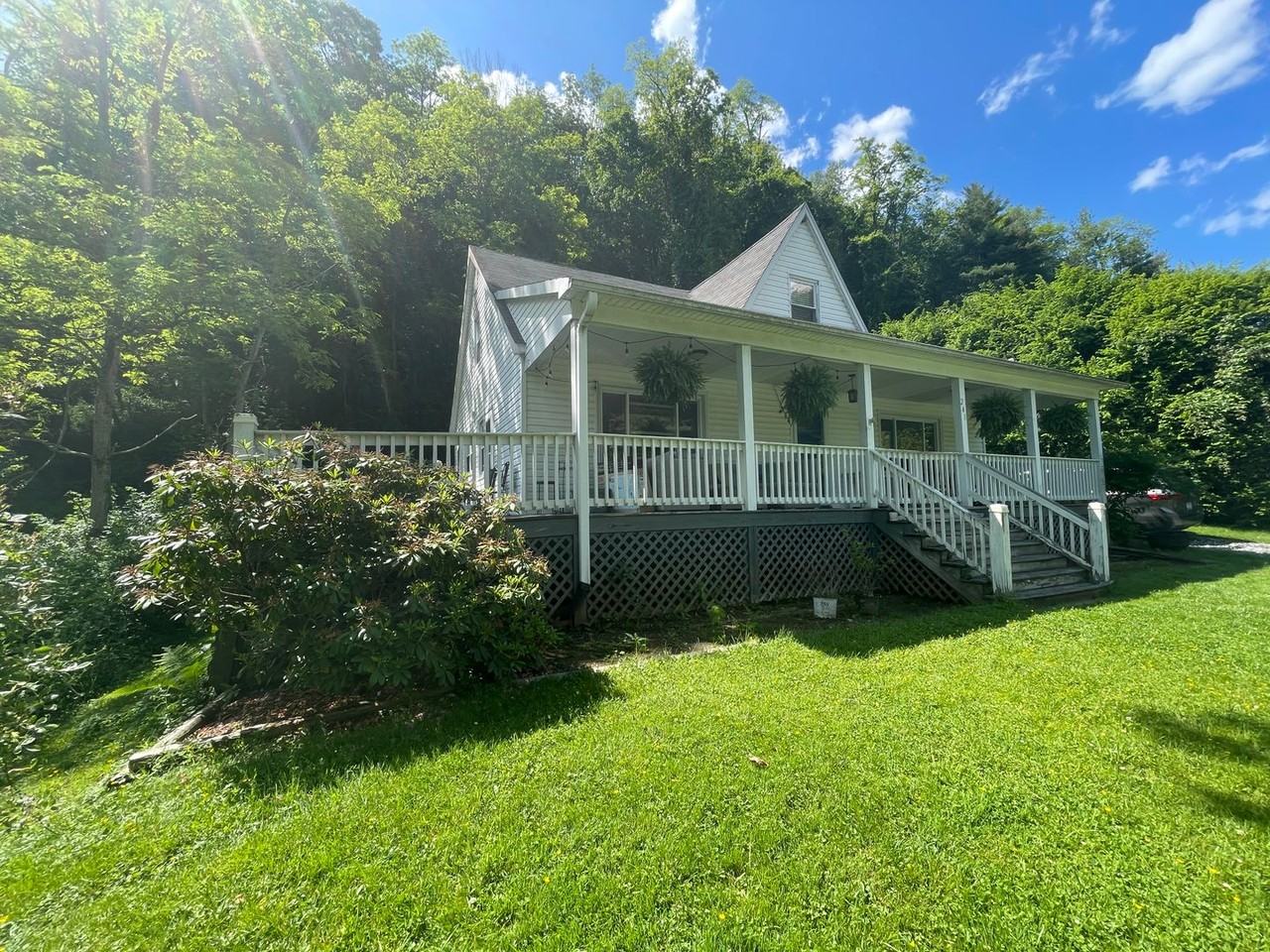 241 Green Briar Rd - Photo 3 of 50