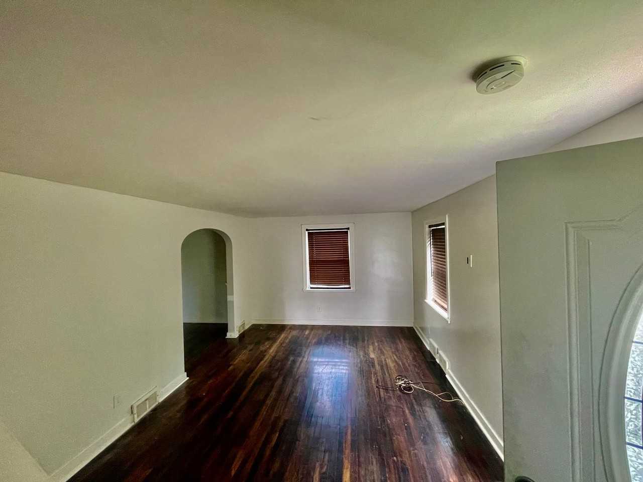 5705 Hilltop Ave - Photo 3 of 32