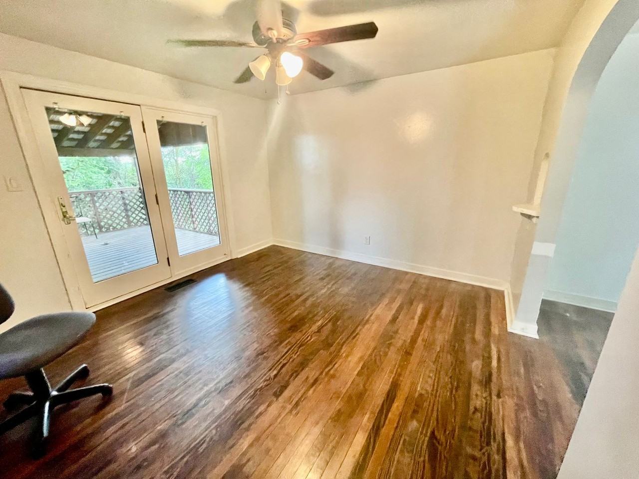 5705 Hilltop Ave - Photo 5 of 32