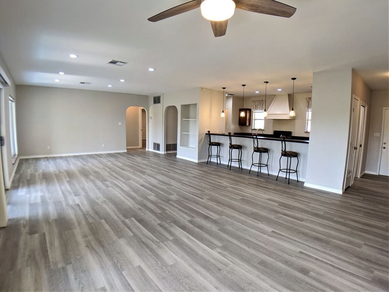 1109 Chico Cir - Photo 2 of 27