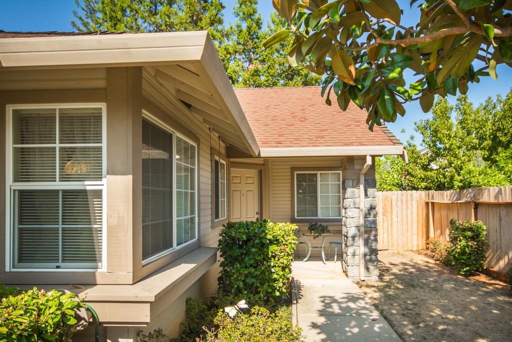 1168 Golden Gate Trl - Photo 2 of 13