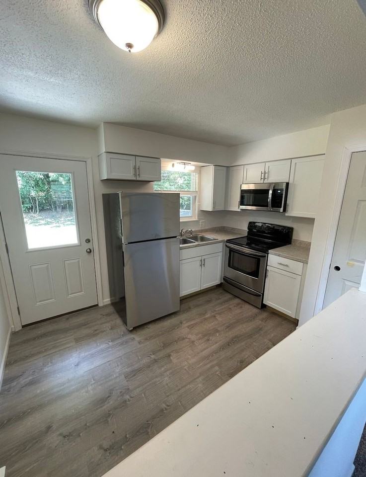 4323 W Bethany Dr - Photo 6 of 6