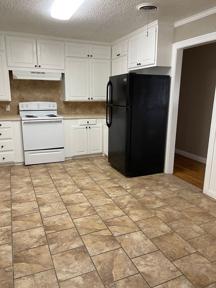 4010 44th St - Photo 4 of 14