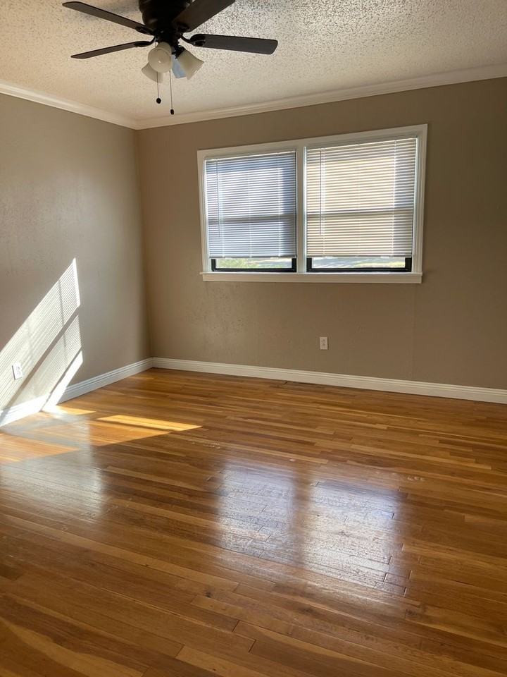 4010 44th St - Photo 6 of 14