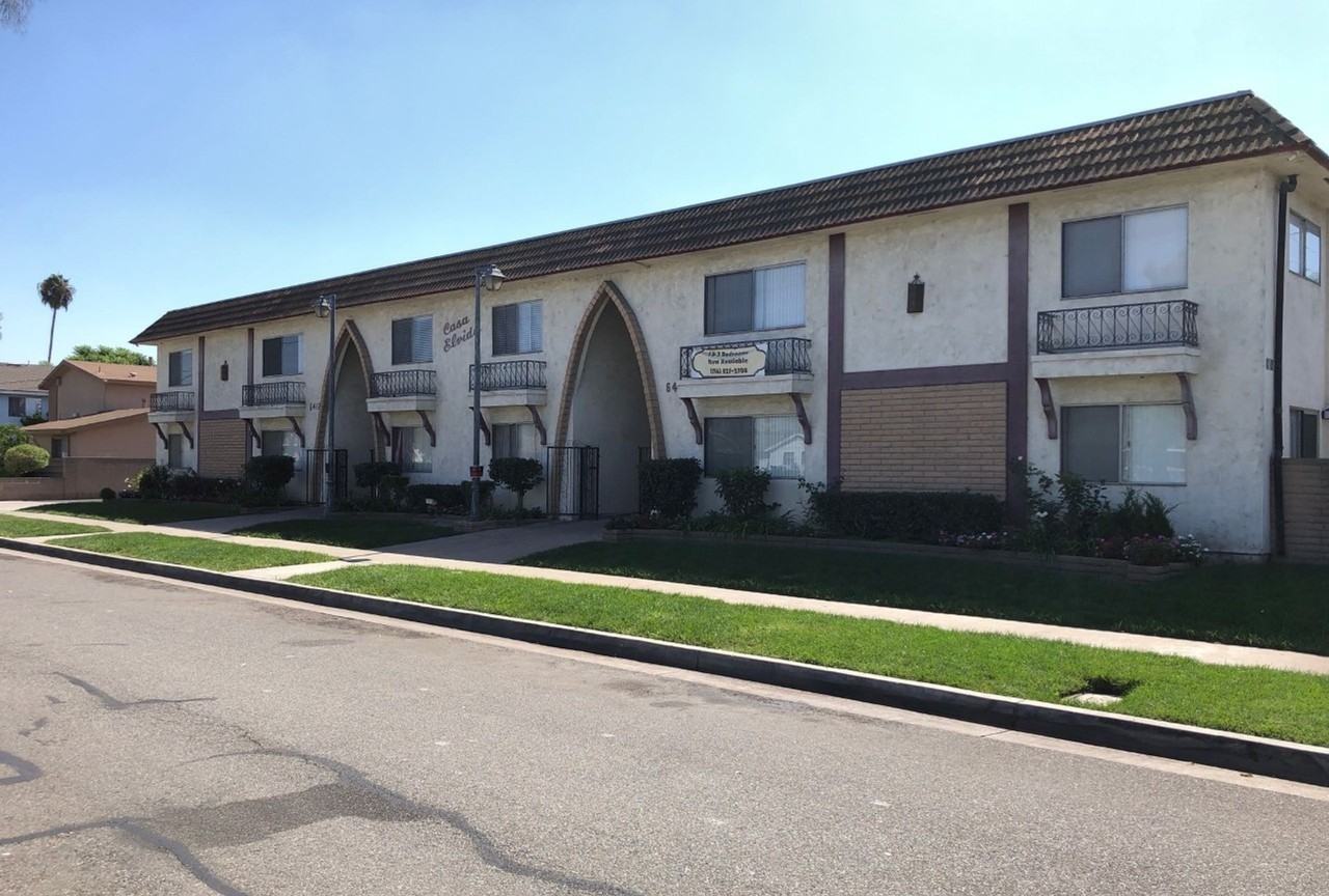 6412 Crescent Ave - Photo 3 of 7