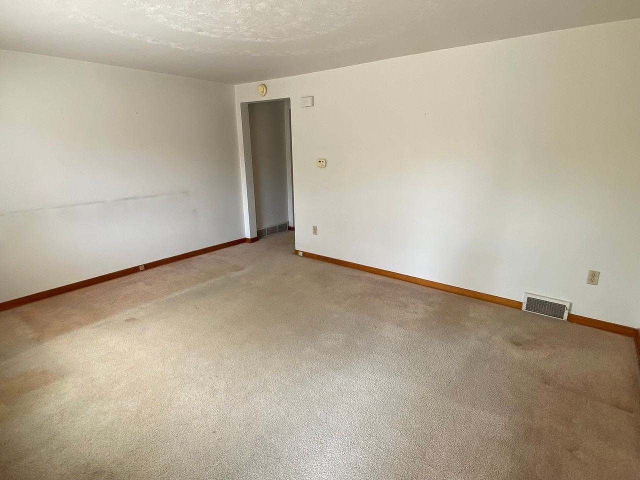 103 School Ave - Photo 3 of 10