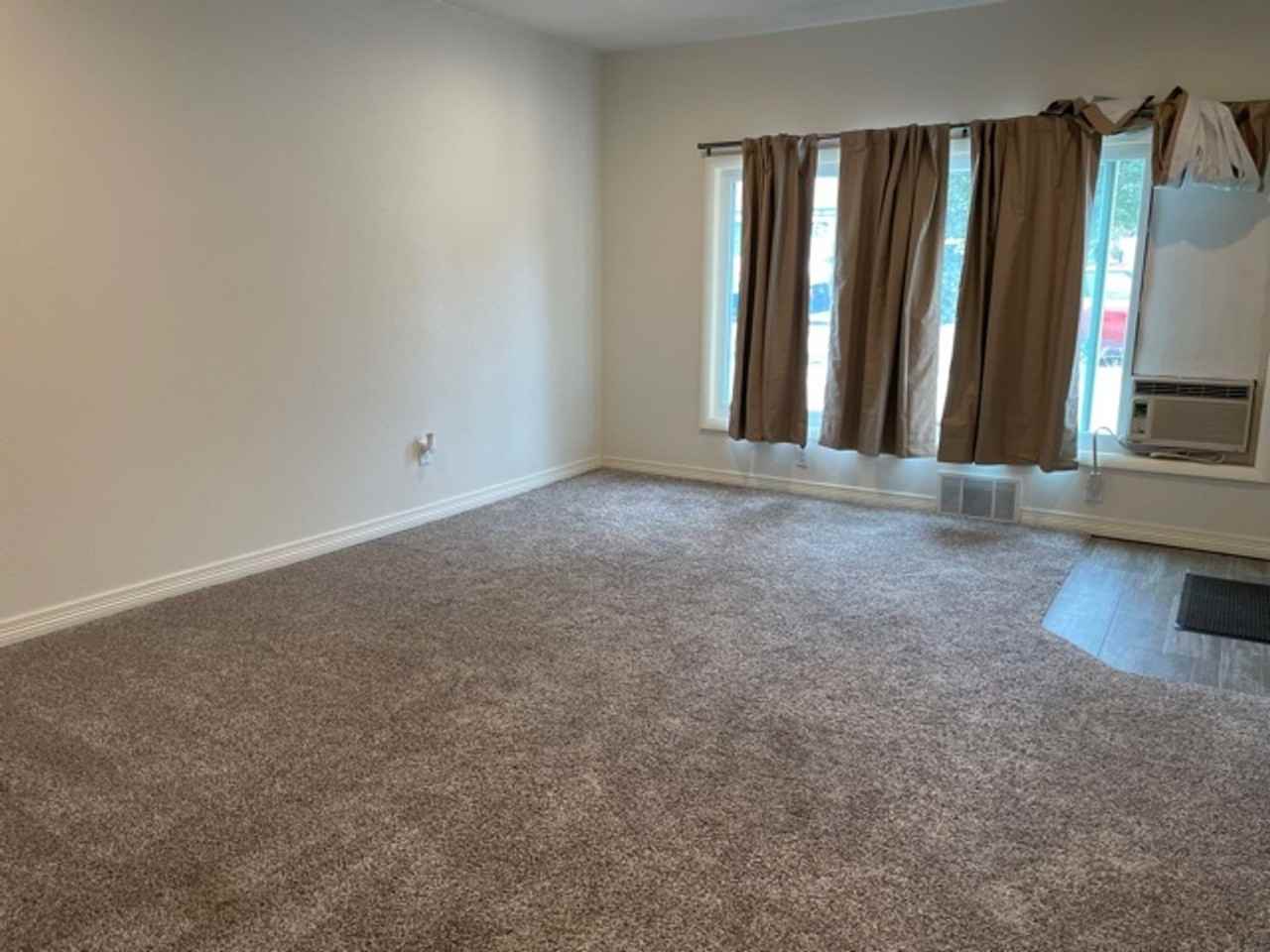 824-826 Platte Avenue - Photo 3 of 6