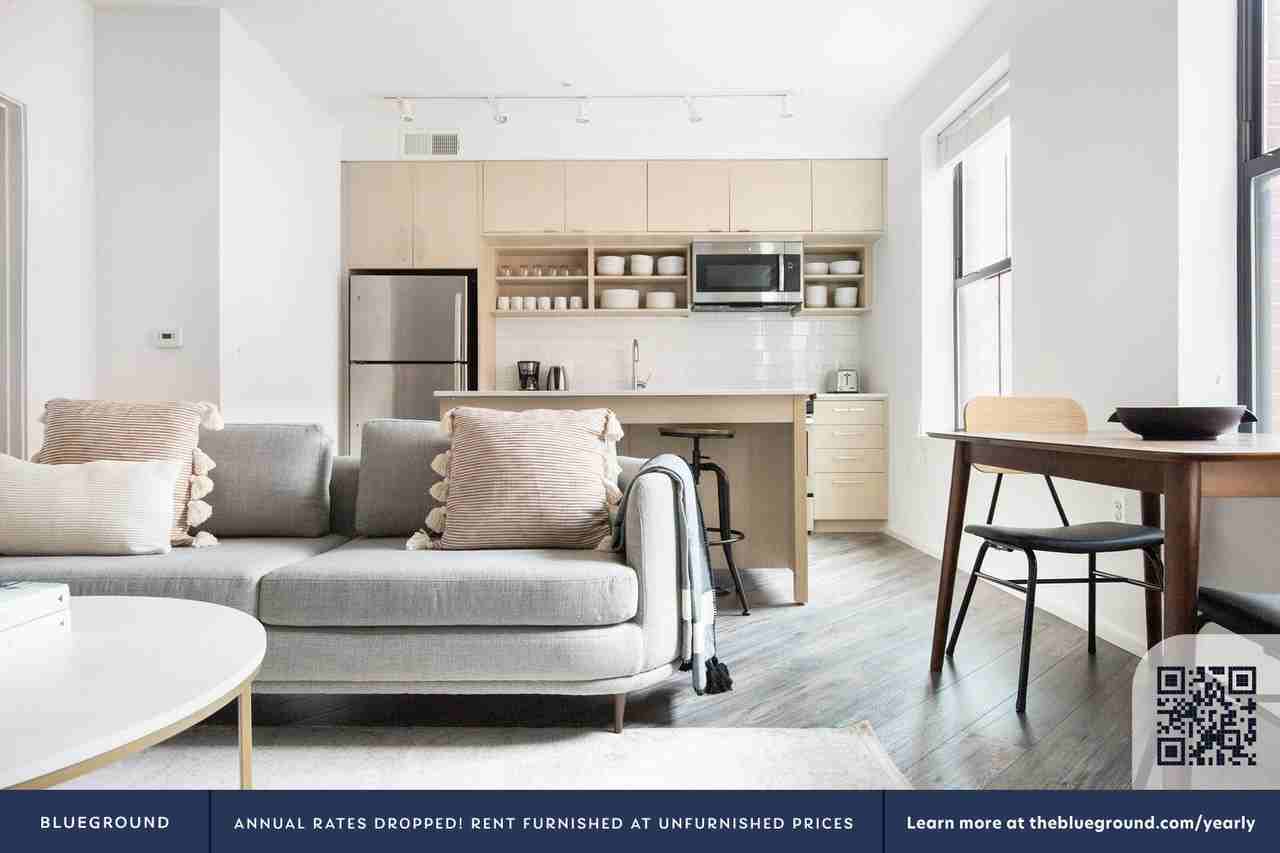 2101 Champlain Street Northwest - Photo 3 of 33