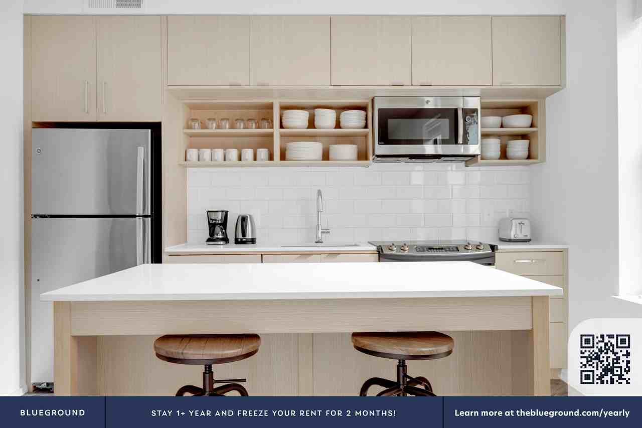 2101 Champlain Street Northwest - Photo 7 of 33