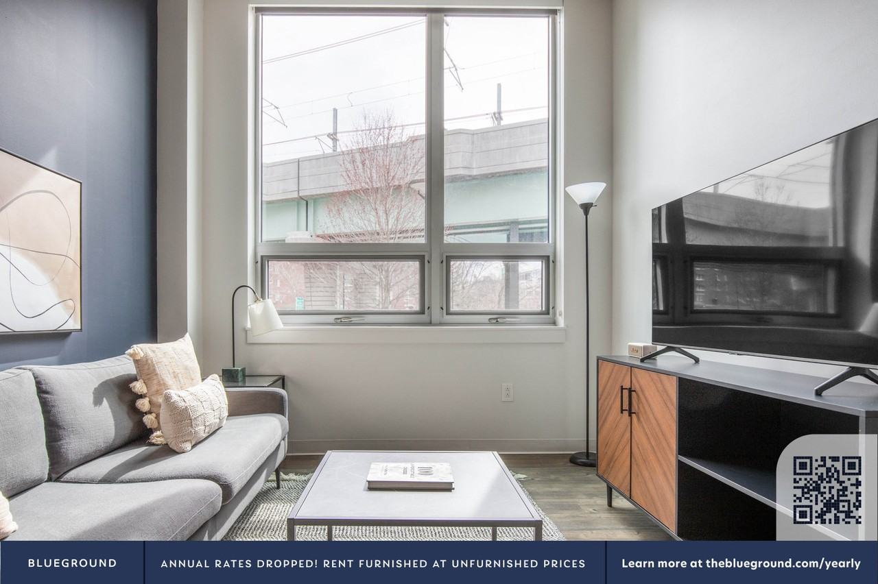 5 Glassworks Avenue - Photo 4 of 26