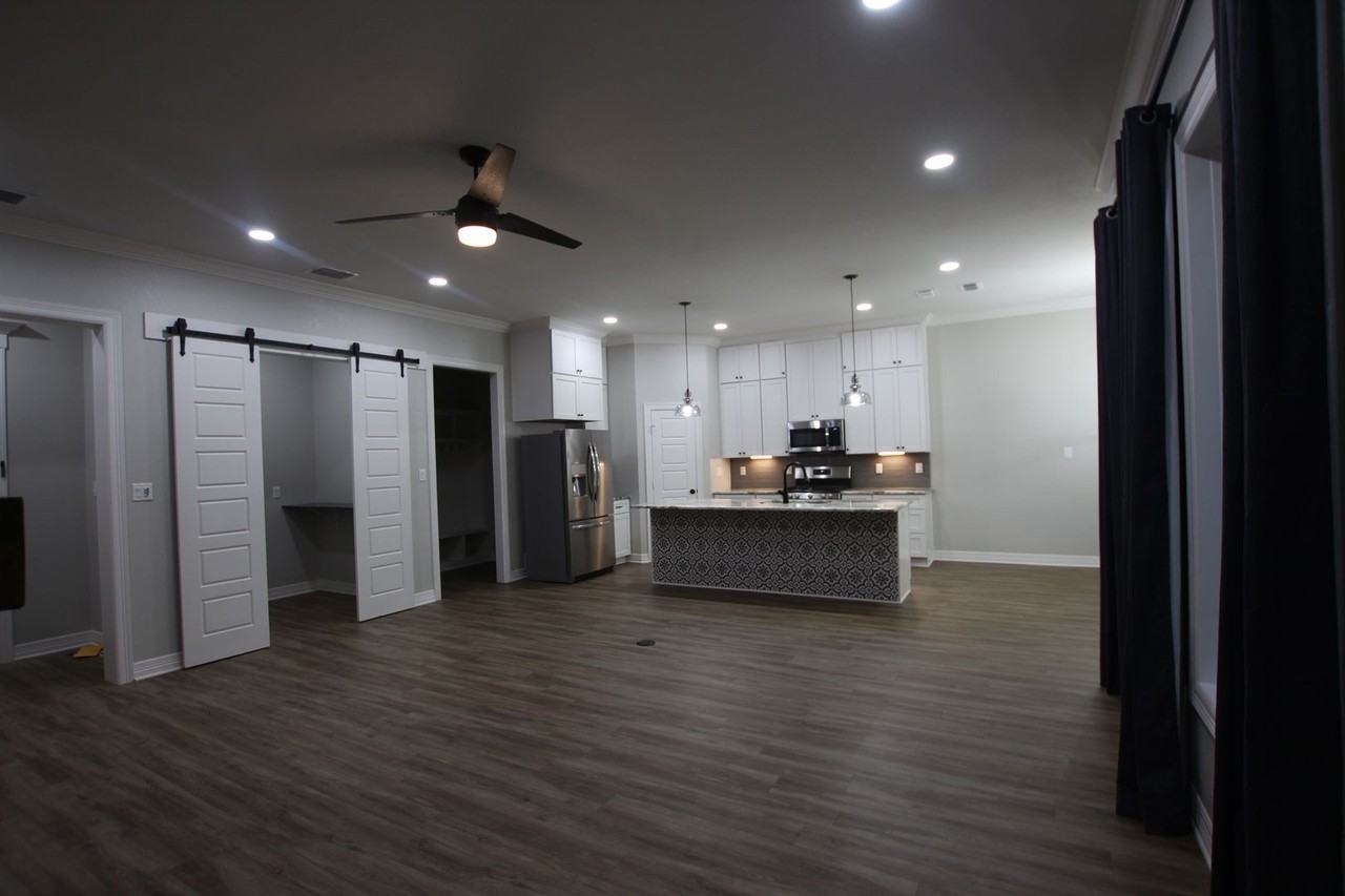 1707 Jessica Dr - Photo 4 of 25