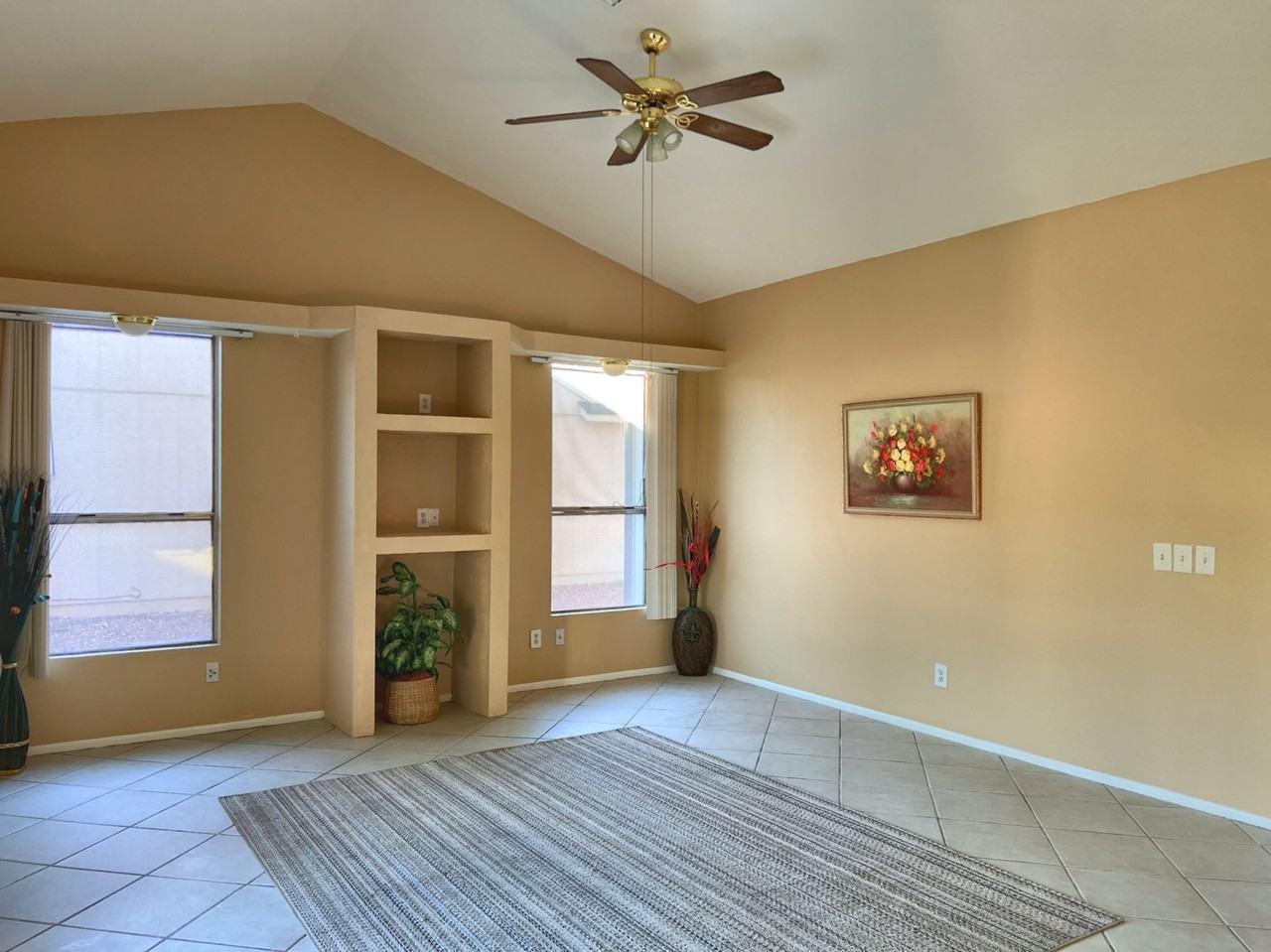 6117 W Ivanhoe St - Photo 4 of 17