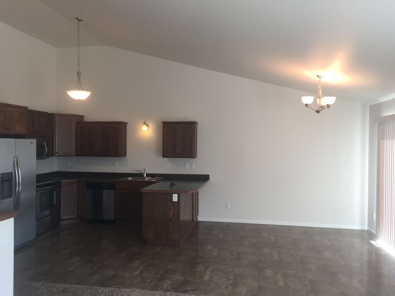 1213 S Beach Way - Photo 4 of 23