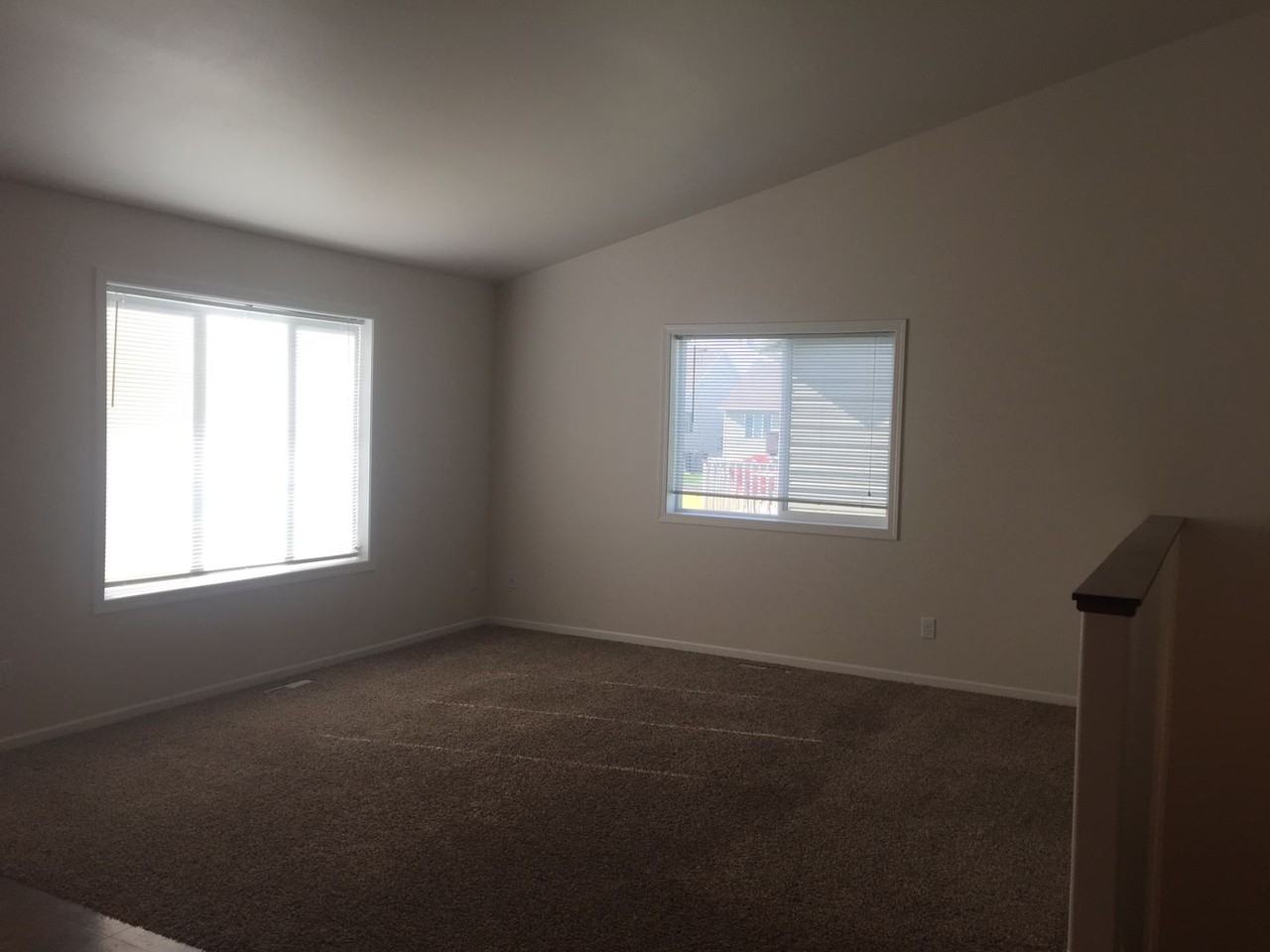 1213 S Beach Way - Photo 5 of 23