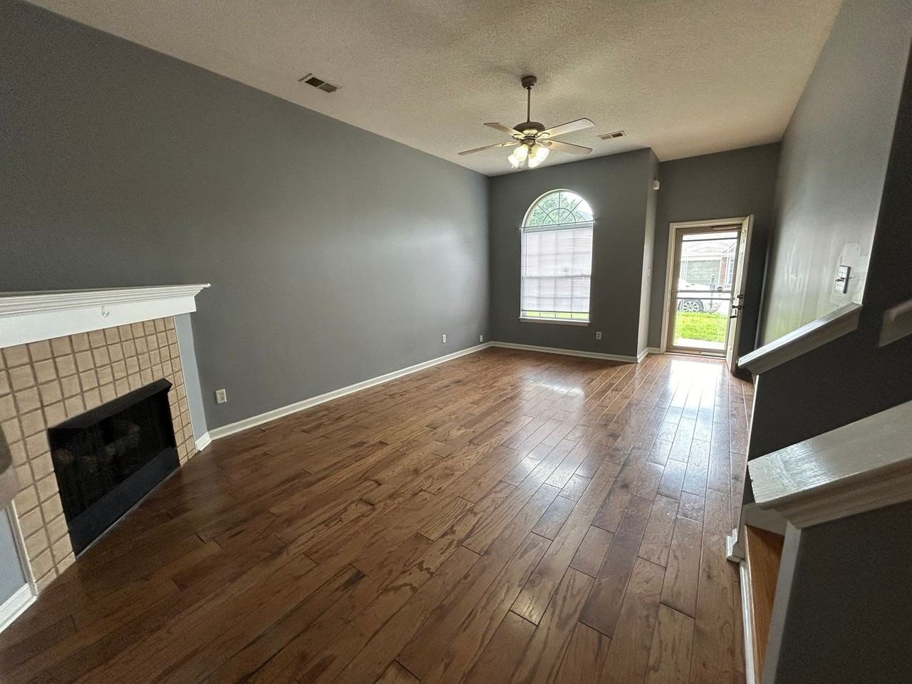 6836 Kamali Ave - Photo 3 of 17