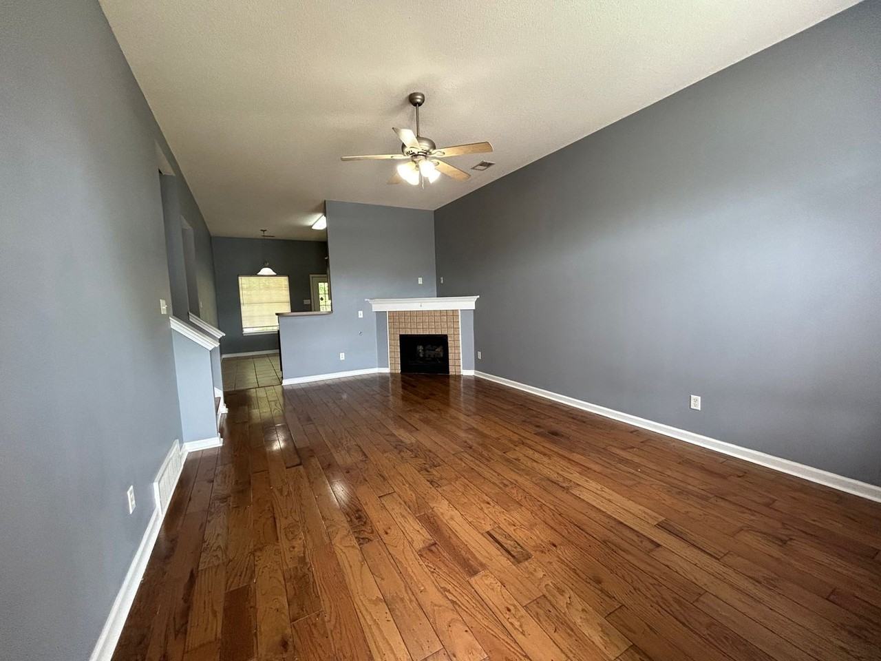 6836 Kamali Ave - Photo 4 of 17