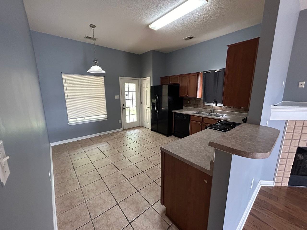 6836 Kamali Ave - Photo 5 of 17