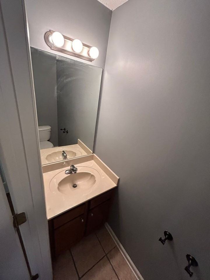 6836 Kamali Ave - Photo 6 of 17