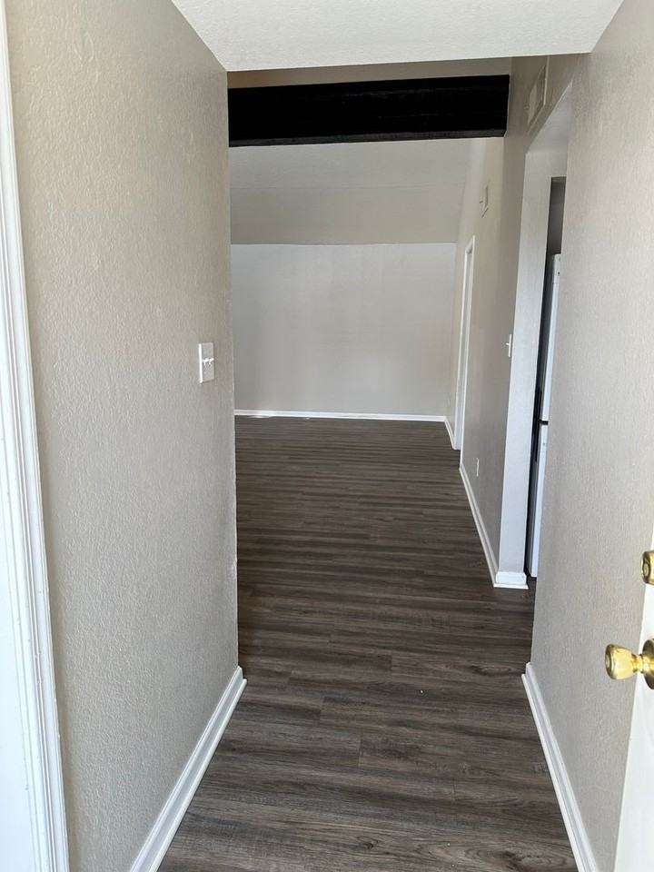 413 E Bruce Ave #A - Photo 2 of 15