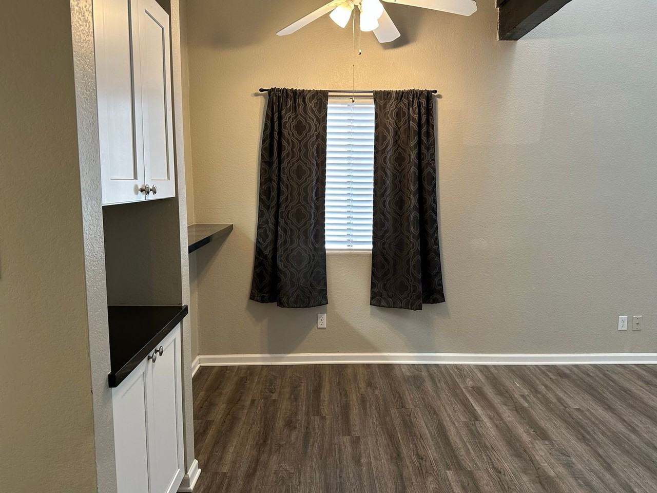 413 E Bruce Ave #A - Photo 5 of 15