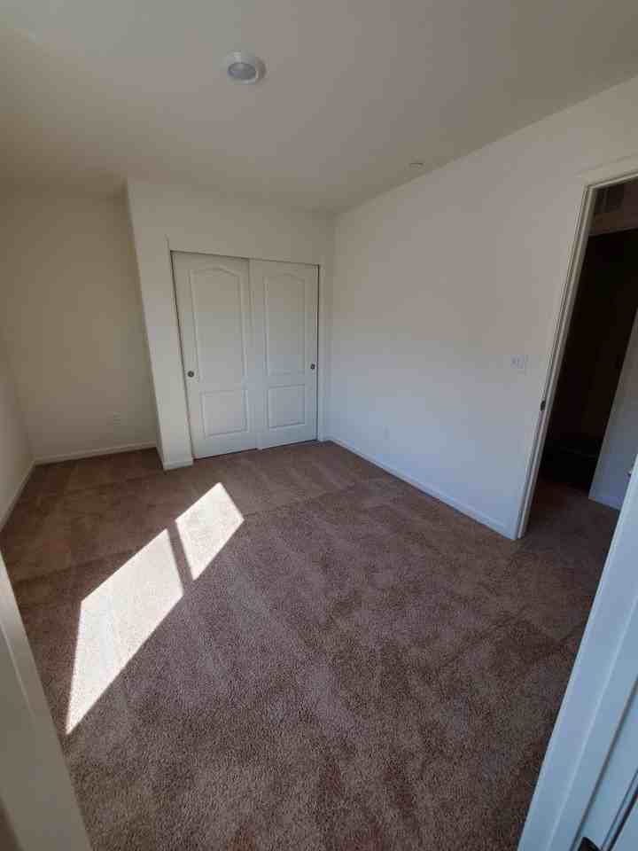 5540 Remington Way - Photo 6 of 11