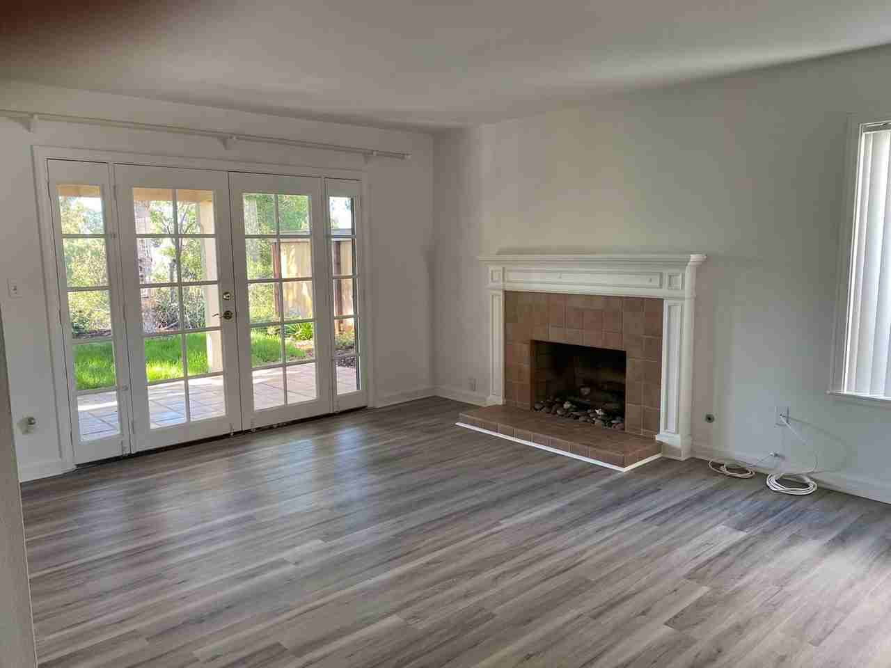 949 Woodlake Dr - Photo 6 of 17