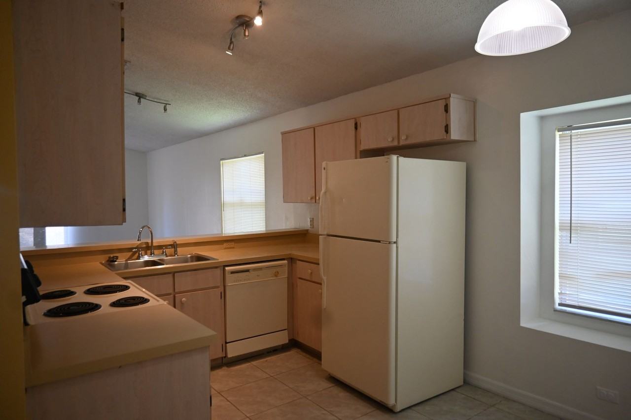 1513 Rivers Edge Dr - Photo 3 of 8