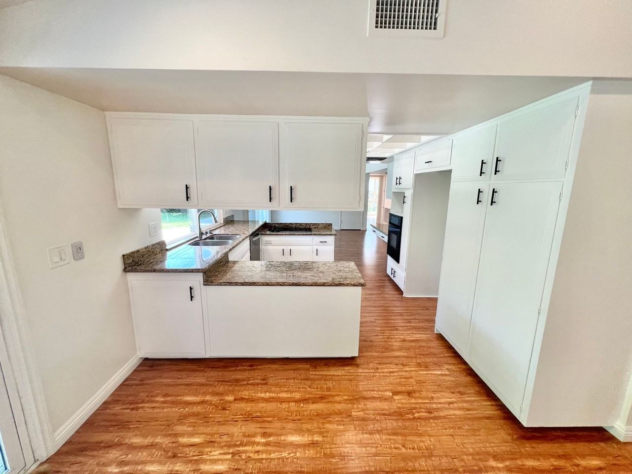 11332 Donovan Rd - Photo 5 of 35