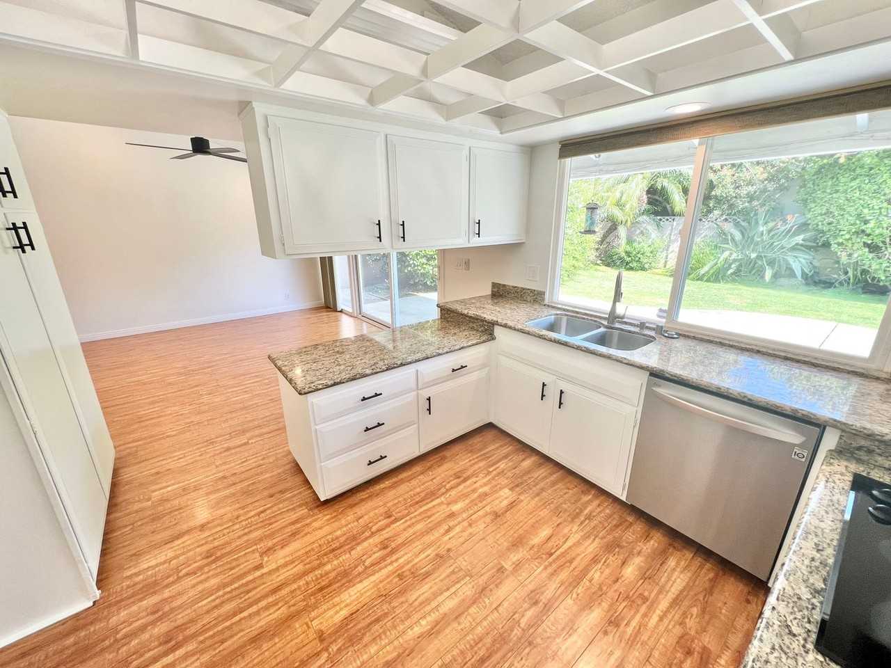 11332 Donovan Rd - Photo 6 of 35