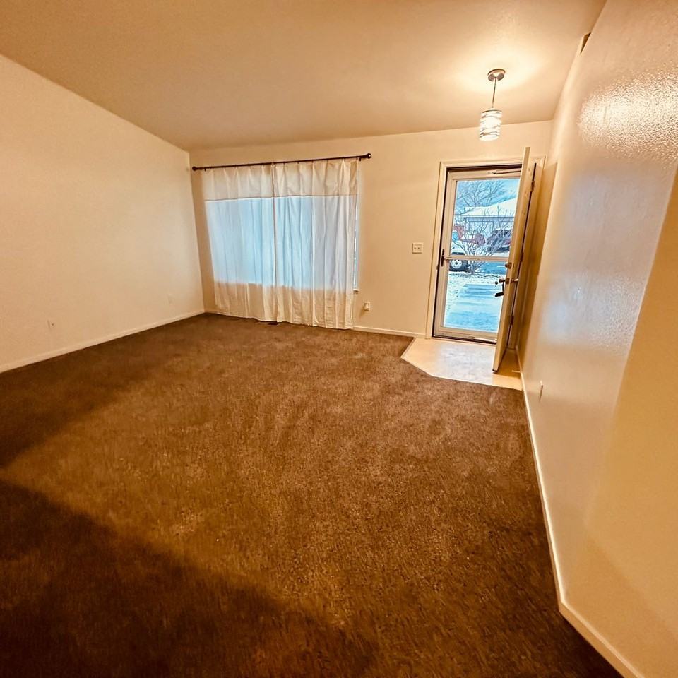 1320 Nevada Pacific Blvd - Photo 6 of 13
