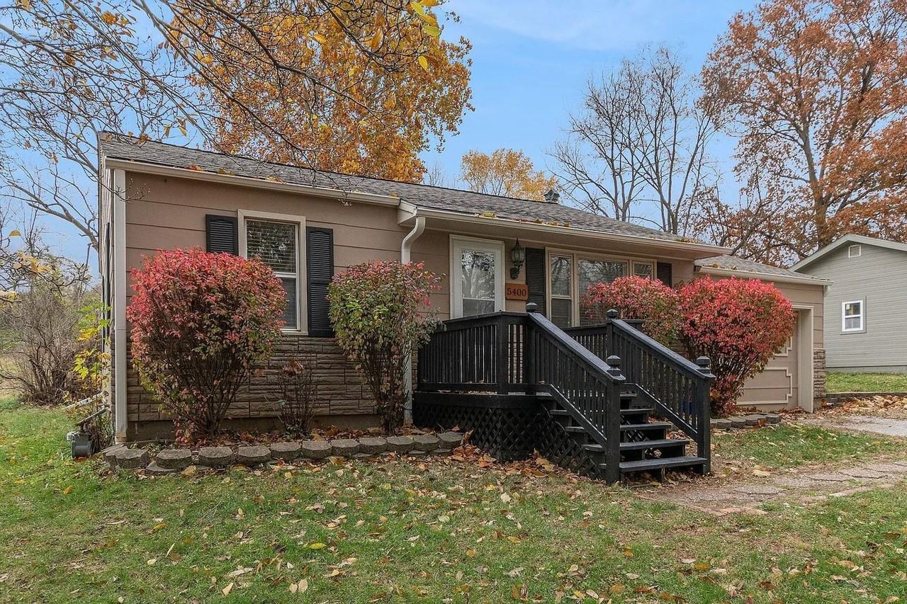 5400 Ne 49th St - Photo 2 of 19