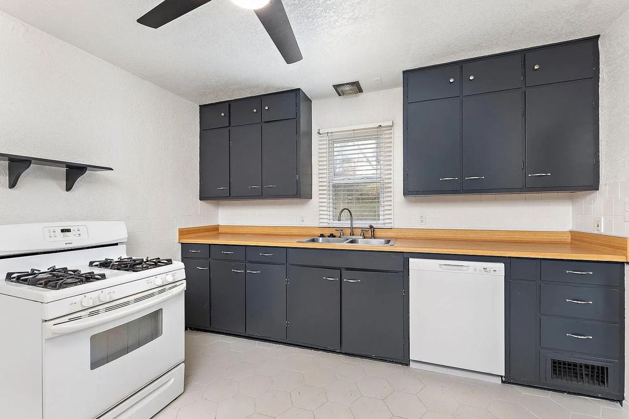 5400 Ne 49th St - Photo 6 of 18