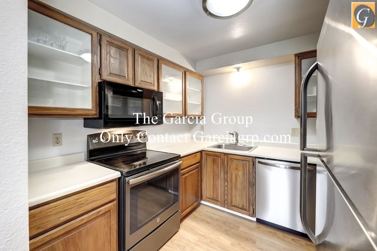 5557 Sw Multnomah Blvd - Photo 3 of 26