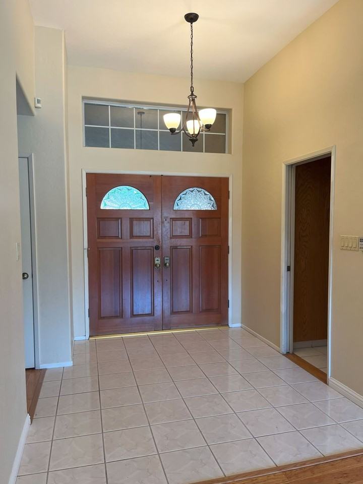 8805 Landover Ln - Photo 7 of 12