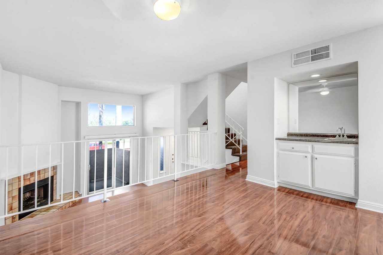 2048 S Bon View Ave #D - Photo 3 of 12