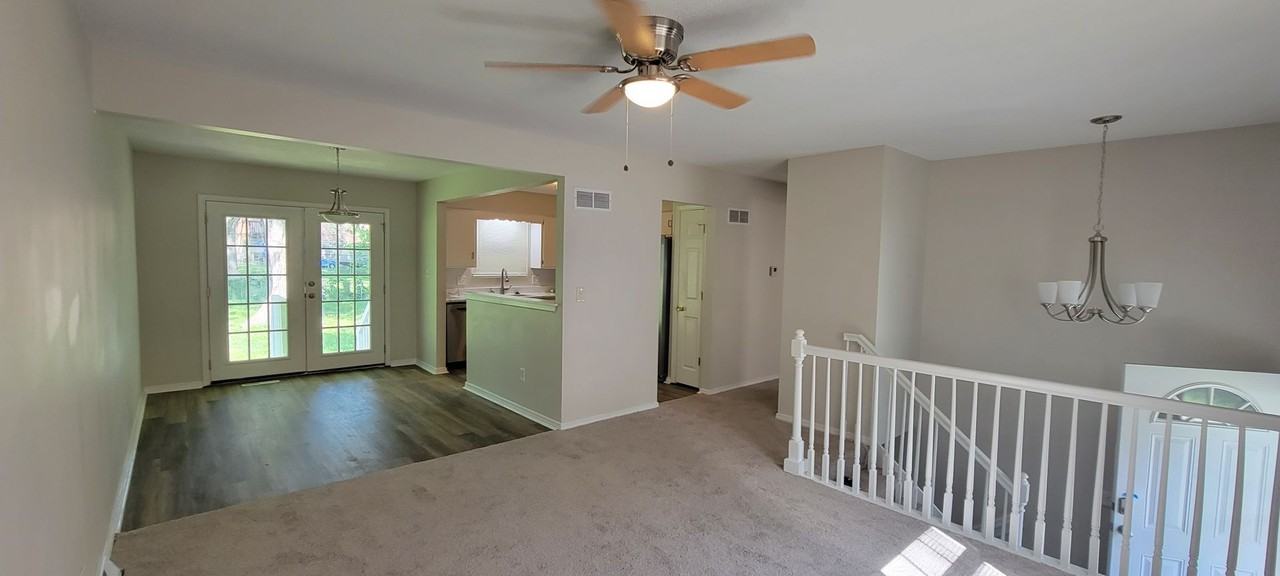 1005 Nw Kingsridge Dr - Photo 3 of 15