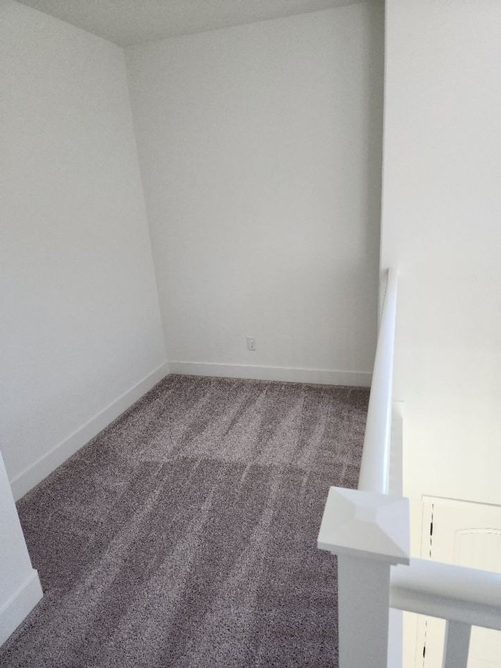 4032 Barbary Way - Photo 5 of 19