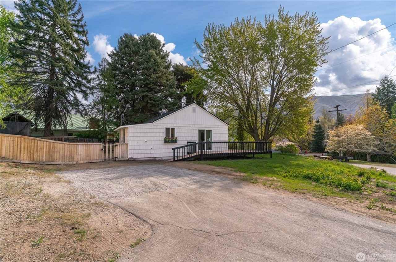 2394 Albin Dr - Photo 2 of 20