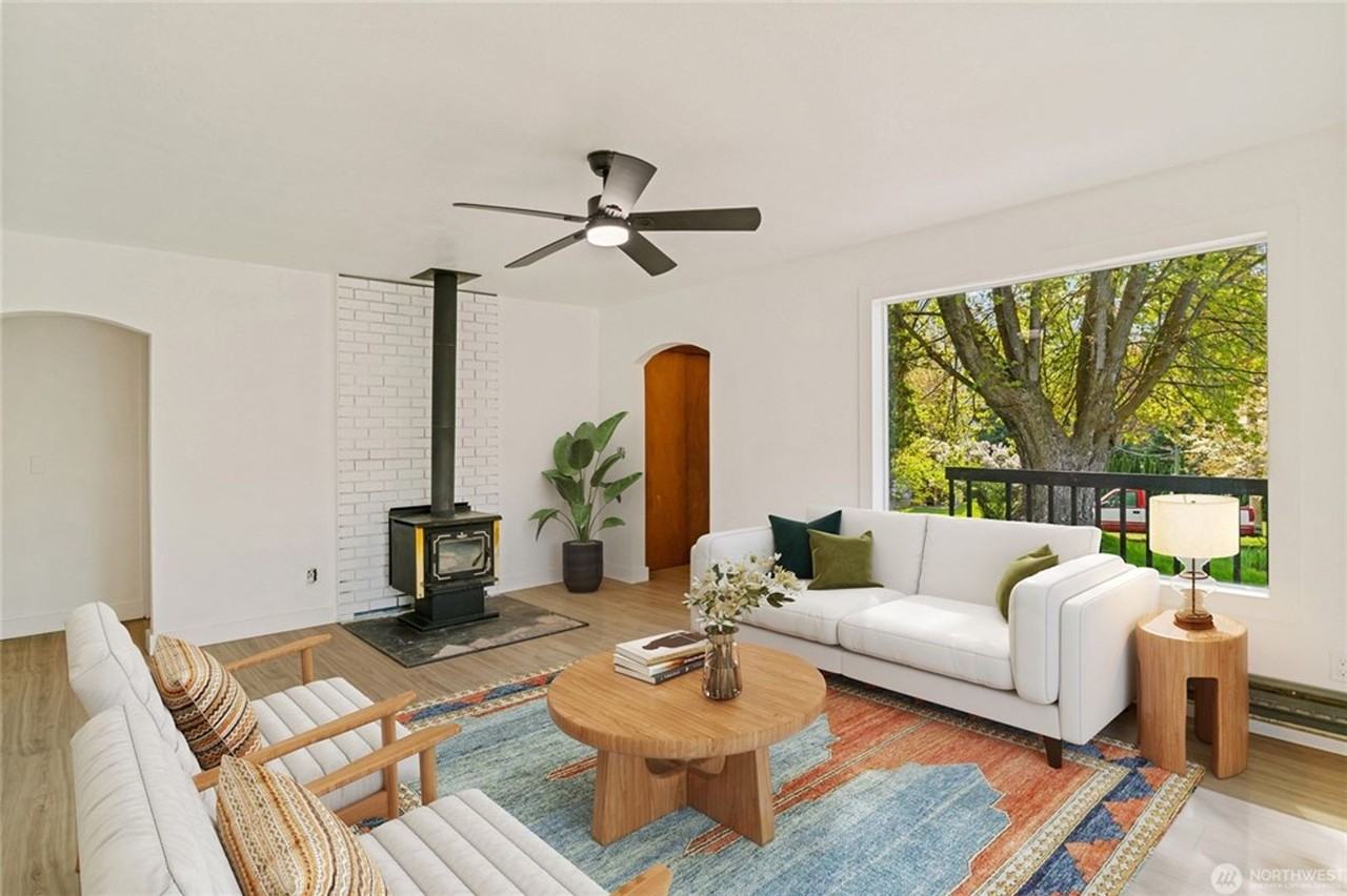 2394 Albin Dr - Photo 3 of 20