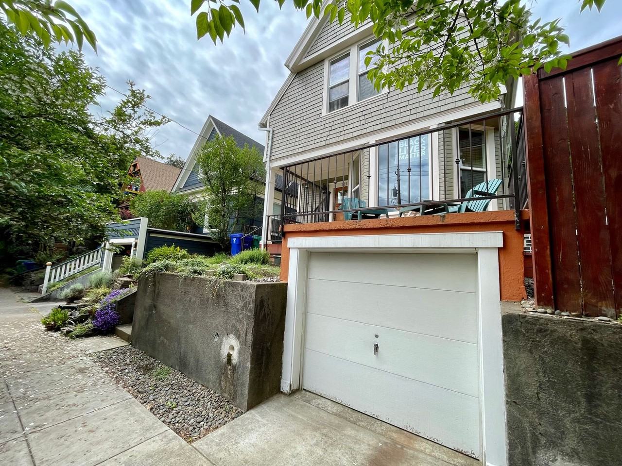 121 Ne Mason St - Photo 2 of 33