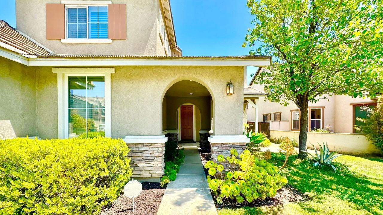 27536 Pinyon Street - Photo 2 of 50