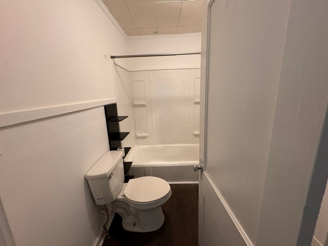 411 E 17th St - Photo 5 of 10