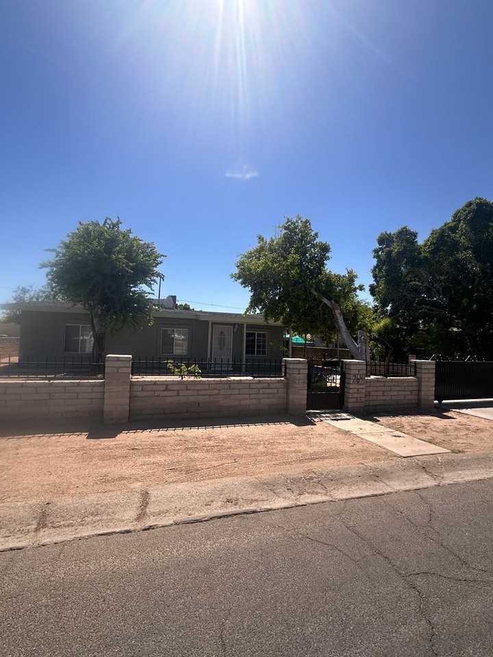 2641 S Fern Dr - Photo 3 of 22