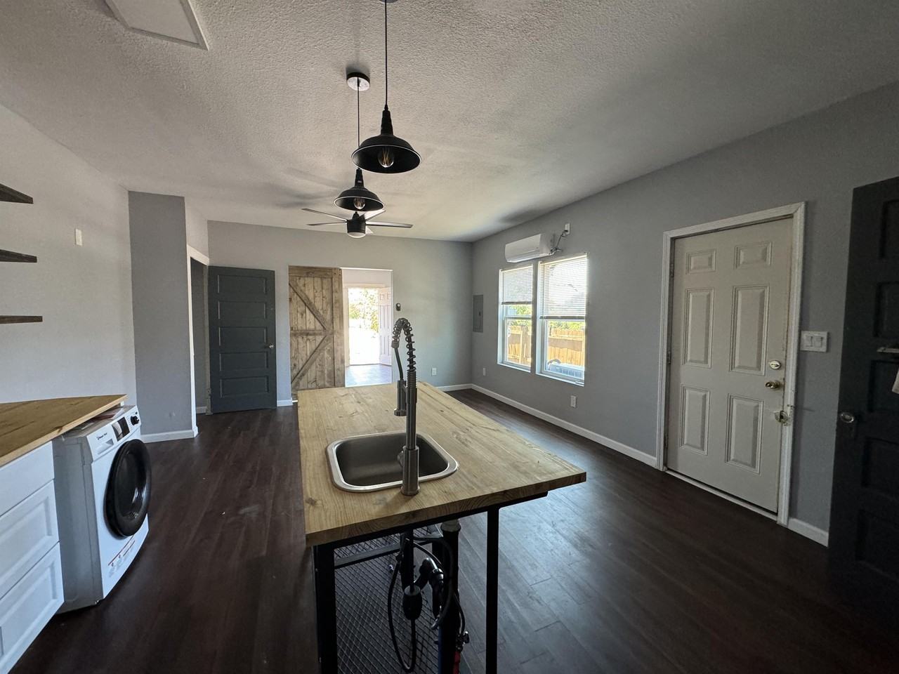 South Tancahua Street 210 - Photo 5 of 18