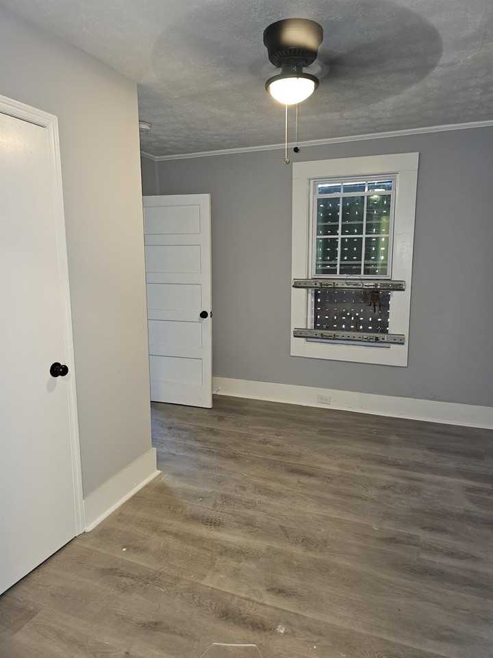 2334 Garden St - Photo 6 of 11